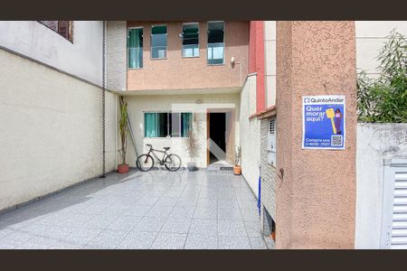 Casa de condomínio à venda com 150m², 3 quartos e 1 vaga Casa de condomínio à venda com 150m², 3 quartos e 1 vagaFachada