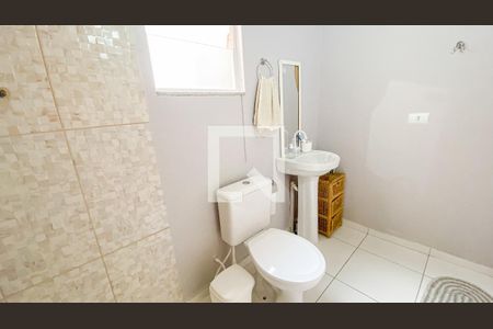 Casa de condomínio à venda com 150m², 3 quartos e 1 vaga Casa de condomínio à venda com 150m², 3 quartos e 1 vagaBanheiro da Suíte