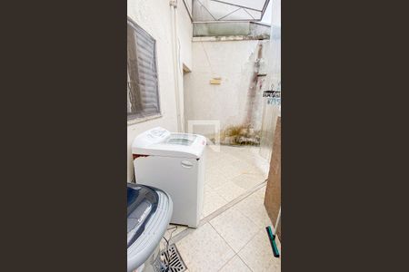 Casa de condomínio à venda com 150m², 3 quartos e 1 vaga Casa de condomínio à venda com 150m², 3 quartos e 1 vagaSegundo andar Área de Serviço