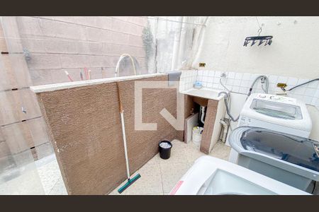 Casa de condomínio à venda com 150m², 3 quartos e 1 vaga Casa de condomínio à venda com 150m², 3 quartos e 1 vagaSegundo andar Área de Serviço