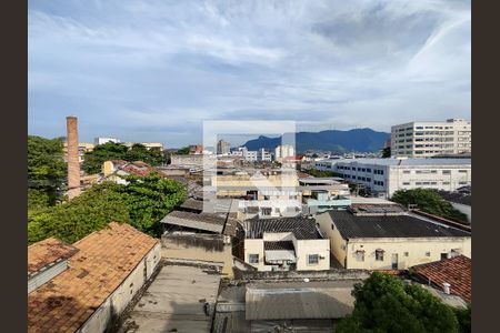 Apartamento à venda com 64m², 2 quartos e 1 vaga Apartamento à venda com 64m², 2 quartos e 1 vagaVista da Sacada