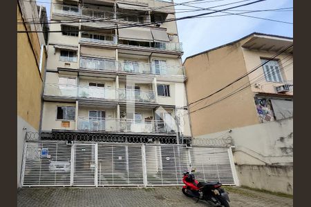 Apartamento à venda com 64m², 2 quartos e 1 vaga Apartamento à venda com 64m², 2 quartos e 1 vagaFachada e portaria