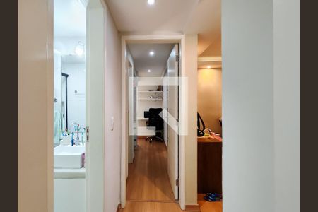 Apartamento à venda com 64m², 2 quartos e 1 vaga Apartamento à venda com 64m², 2 quartos e 1 vagaCorredor