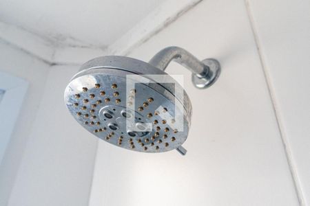 Apartamento à venda com 77m², 2 quartos e 2 vagas Apartamento à venda com 77m², 2 quartos e 2 vagasBanheiro da Suíte Detalhe