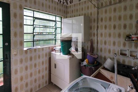 Casa à venda com 250m², 3 quartos e 2 vagasÁrea de Serviço