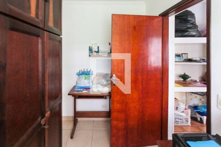 Casa à venda com 250m², 3 quartos e 2 vagasEscritório