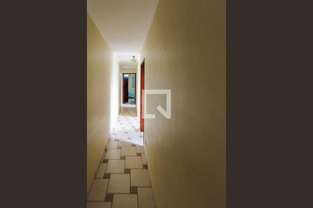 Casa à venda com 250m², 3 quartos e 2 vagasCorredor