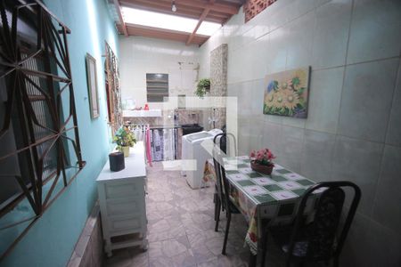 Casa à venda com 70m², 2 quartos e 2 vagasArea de serviço
