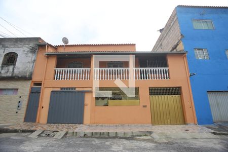 Casa à venda com 70m², 2 quartos e 2 vagasFachada
