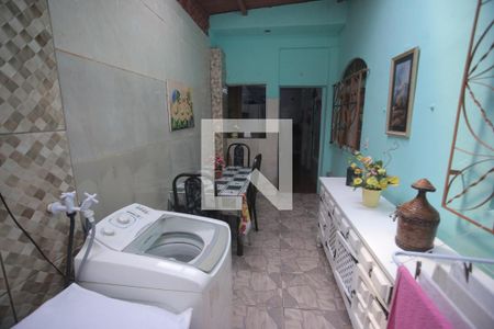 Casa à venda com 70m², 2 quartos e 2 vagasArea de serviço