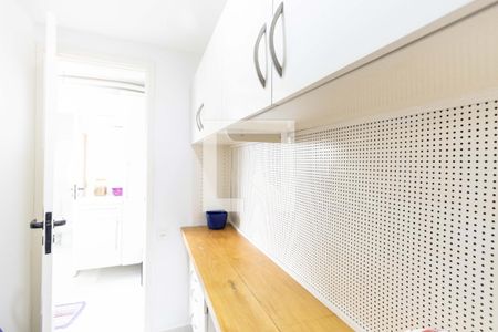 Apartamento à venda com 92m², 3 quartos e 2 vagas Apartamento à venda com 92m², 3 quartos e 2 vagasQuarto de Serviço