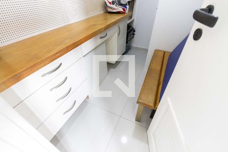 Apartamento à venda com 92m², 3 quartos e 2 vagas Apartamento à venda com 92m², 3 quartos e 2 vagasQuarto de Serviço