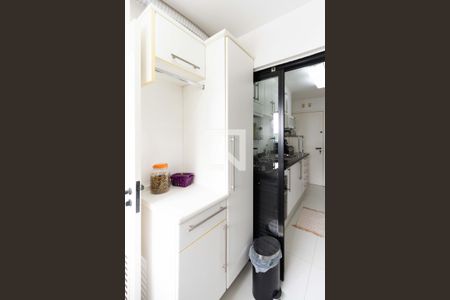 Apartamento à venda com 92m², 3 quartos e 2 vagas Apartamento à venda com 92m², 3 quartos e 2 vagasÁrea de Serviço