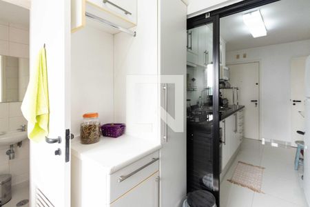 Apartamento à venda com 92m², 3 quartos e 2 vagas Apartamento à venda com 92m², 3 quartos e 2 vagasÁrea de Serviço