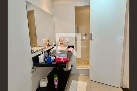 Apartamento à venda com 300m², 4 quartos e 4 vagasBanheiro social