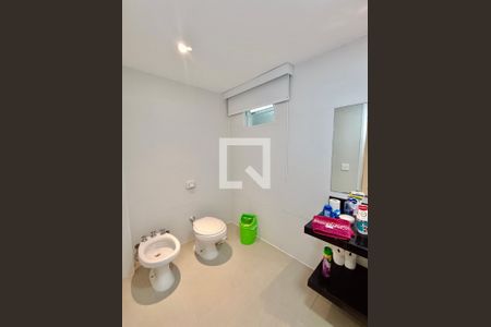 Apartamento à venda com 300m², 4 quartos e 4 vagasBanheiro social