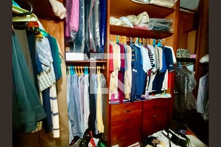Apartamento à venda com 300m², 4 quartos e 4 vagasSuíte banheiro closet