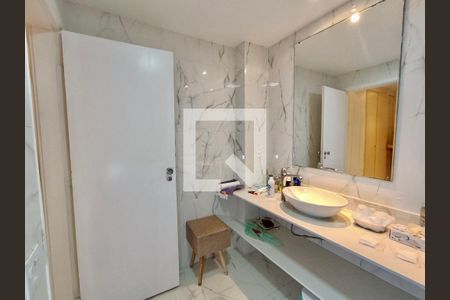 Apartamento à venda com 300m², 4 quartos e 4 vagasSuíte banheiro