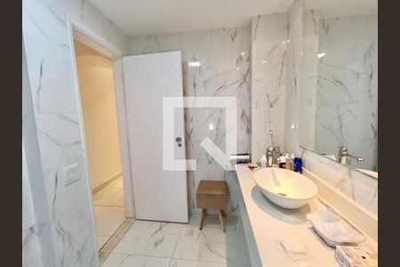 Apartamento à venda com 300m², 4 quartos e 4 vagasSuíte banheiro