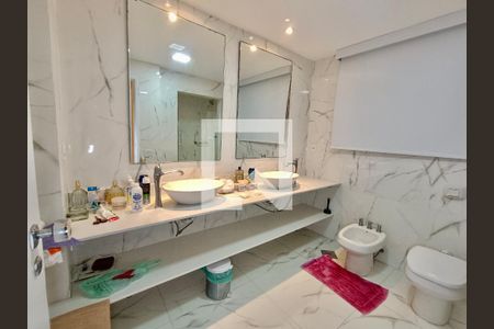 Apartamento à venda com 300m², 4 quartos e 4 vagasSuíte banheiro