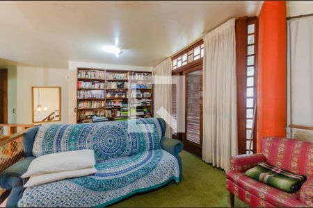 Casa à venda com 290m², 4 quartos e 3 vagas Casa à venda com 290m², 4 quartos e 3 vagasSala Íntima