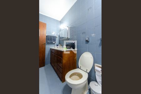 Casa à venda com 290m², 4 quartos e 3 vagas Casa à venda com 290m², 4 quartos e 3 vagasBanheiro da Suíte 1