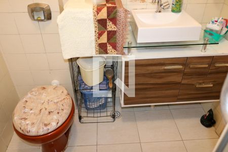 Apartamento à venda com 82m², 2 quartos e 1 vaga Apartamento à venda com 82m², 2 quartos e 1 vagaBanheiro Social