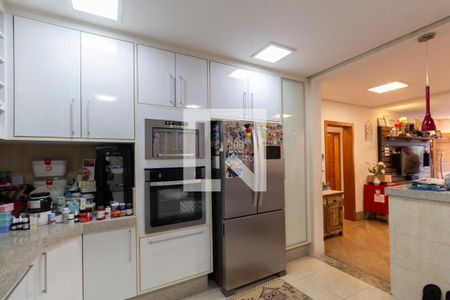 Casa à venda com 350m², 3 quartos e 8 vagasCozinha