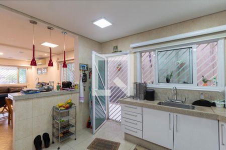 Casa à venda com 350m², 3 quartos e 8 vagasCozinha