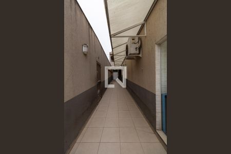 Casa à venda com 350m², 3 quartos e 8 vagasCorredor Lateral