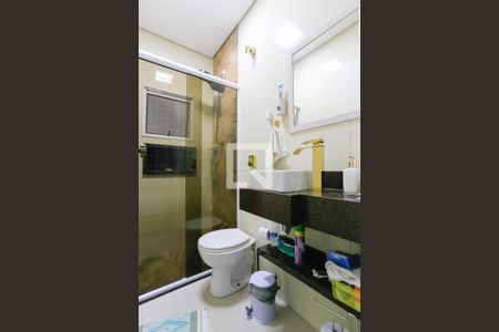 Casa à venda com 187m², 3 quartos e 2 vagas Casa à venda com 187m², 3 quartos e 2 vagasBanheiro