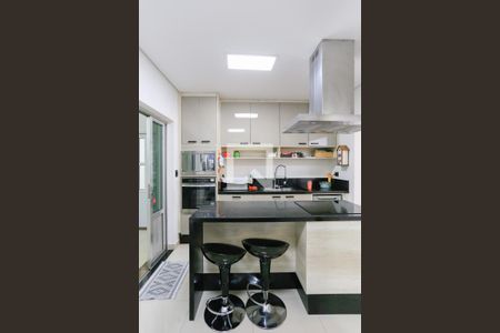 Casa à venda com 187m², 3 quartos e 2 vagas Casa à venda com 187m², 3 quartos e 2 vagasCozinha