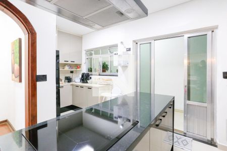 Casa à venda com 187m², 3 quartos e 2 vagas Casa à venda com 187m², 3 quartos e 2 vagasCozinha