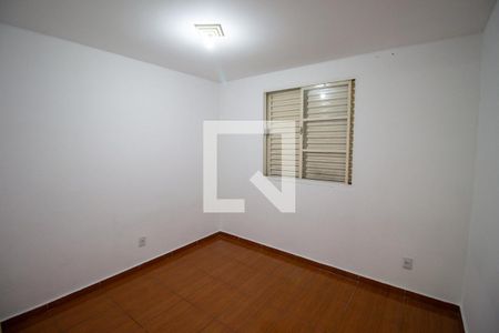 Quarto 1 de apartamento para alugar com 2 quartos, 45m² em Itaim Paulista, São Paulo