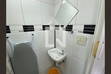 Apartamento à venda com 60m², 2 quartos e 1 vaga Apartamento à venda com 60m², 2 quartos e 1 vagaBanheiro de serviço