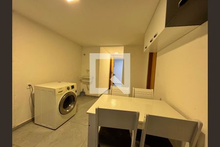 Apartamento à venda com 65m², 2 quartos e 1 vaga Apartamento à venda com 65m², 2 quartos e 1 vagaCozinha e Área de Serviço