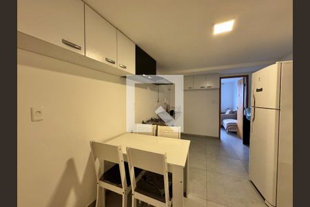 Apartamento à venda com 65m², 2 quartos e 1 vaga Apartamento à venda com 65m², 2 quartos e 1 vagaCozinha e Área de Serviço
