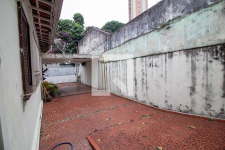 Casa à venda com 230m², 2 quartos e 4 vagas Casa à venda com 230m², 2 quartos e 4 vagasGaragem