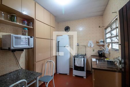 Casa à venda com 230m², 2 quartos e 4 vagas Casa à venda com 230m², 2 quartos e 4 vagasCozinha