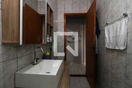 Casa à venda com 180m², 3 quartos e 2 vagasBanheiro