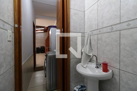 Casa à venda com 180m², 3 quartos e 2 vagasBanheiro de Serviço