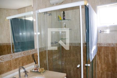 Apartamento à venda com 187m², 3 quartos e 3 vagas Apartamento à venda com 187m², 3 quartos e 3 vagasBanheiro Suíte 1