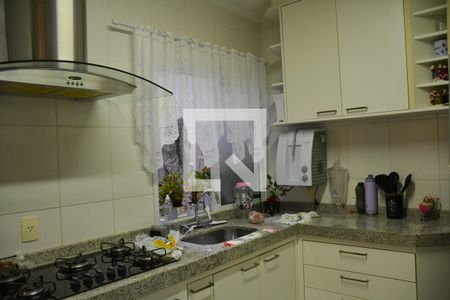 Apartamento à venda com 187m², 3 quartos e 3 vagas Apartamento à venda com 187m², 3 quartos e 3 vagasCozinha