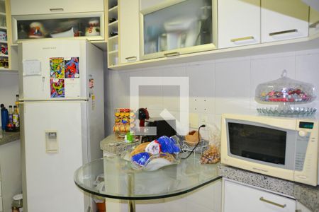 Apartamento à venda com 187m², 3 quartos e 3 vagas Apartamento à venda com 187m², 3 quartos e 3 vagasCozinha