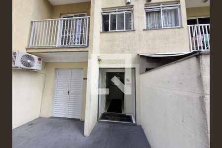 Apartamento à venda com 65m², 2 quartos e 1 vagaEntrada do prédio