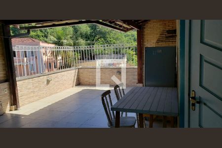 Apartamento à venda com 190m², 4 quartos e 1 vaga Apartamento à venda com 190m², 4 quartos e 1 vagaTerraço