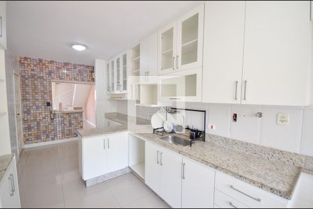 Apartamento à venda com 190m², 4 quartos e 1 vaga Apartamento à venda com 190m², 4 quartos e 1 vagaCozinha