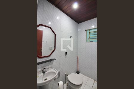 Casa à venda com 185m², 4 quartos e 3 vagasBanheiro Social 2