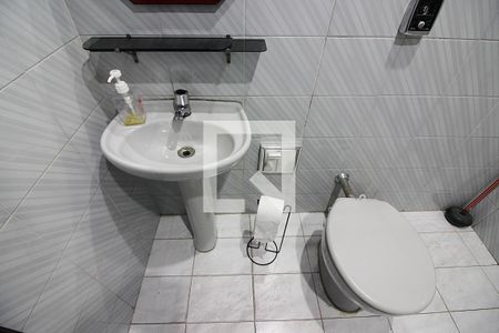 Casa à venda com 185m², 4 quartos e 3 vagasBanheiro Social 2