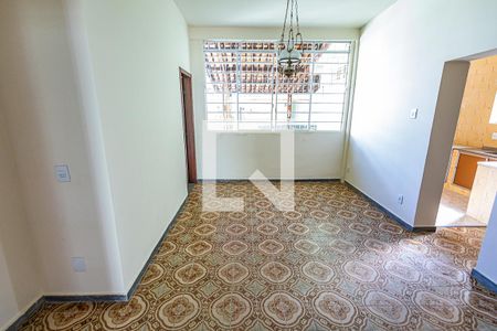 Casa à venda com 240m², 6 quartos e 2 vagas Casa à venda com 240m², 6 quartos e 2 vagasCopa